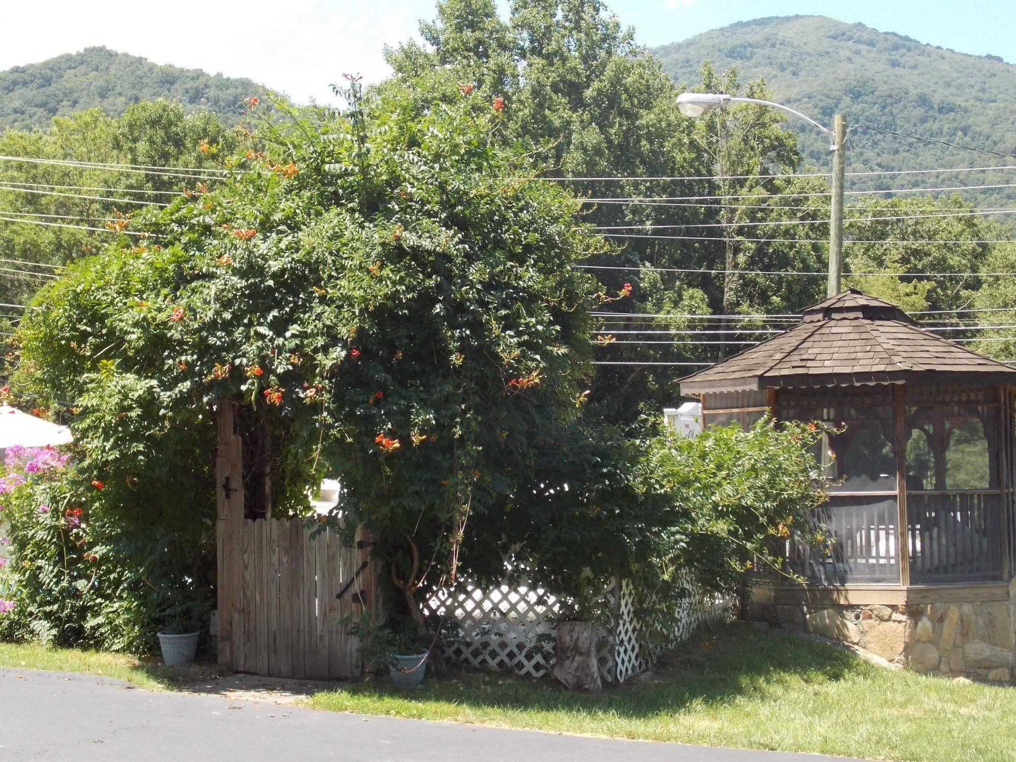 Clarketon Motel - Маги Вали Екстериор снимка